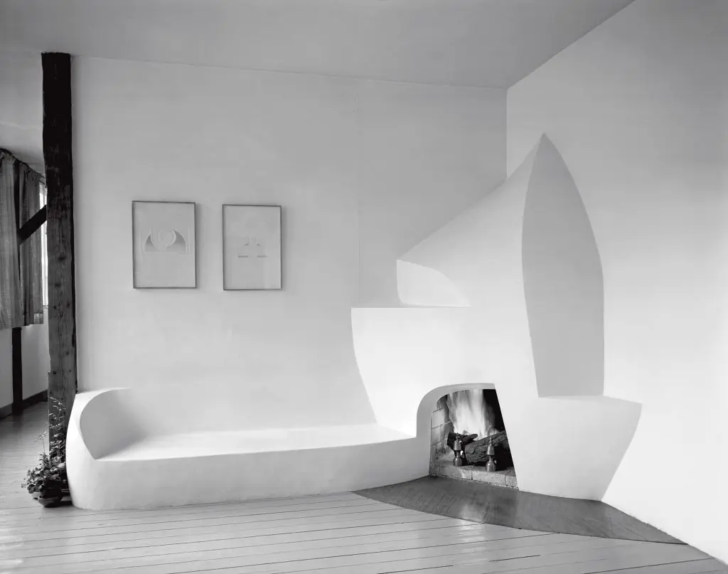 Valentine Schlegel e l’arte di abitare la scultura