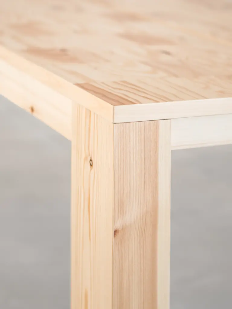 9x14 Table Tramastudio in contesto living studio