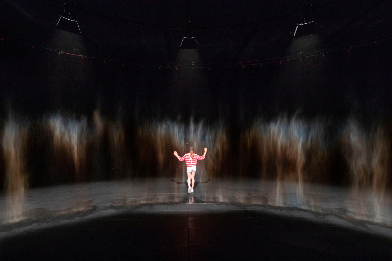 Rainbow assembly (2016) di Olafur Eliasson, Red Brick Art Museum, Pechino, 2018