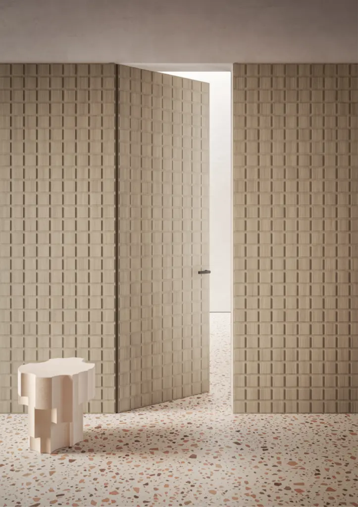 Ambiente con porta e parete Mosantine di Scrigno