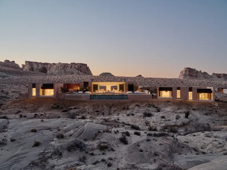 Vista d'insieme della Six-Bedroom Ridge Villa di Amangiri nello Utah